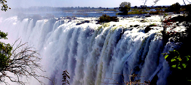 VICTORIA FALLS ON THE ZAMBEZI RIVER
