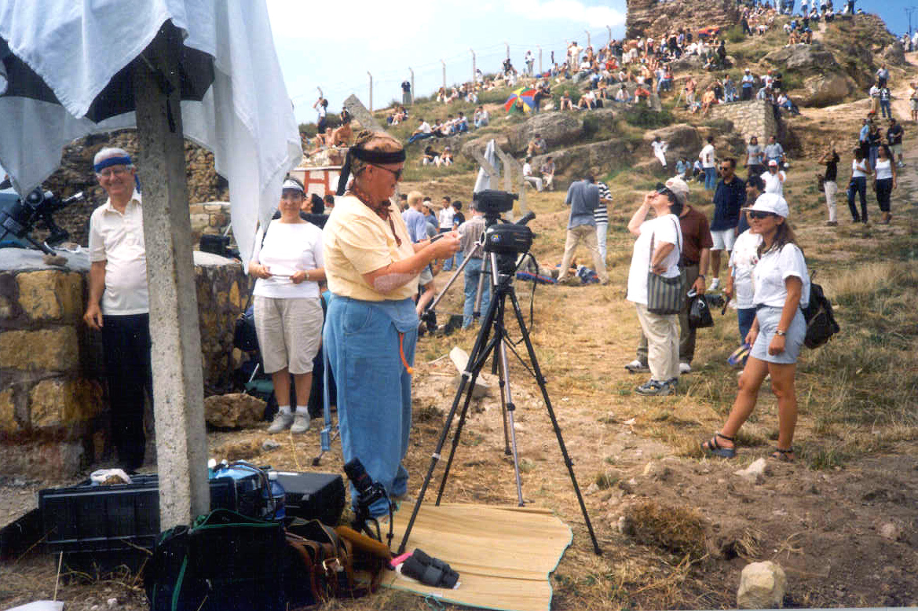 Eclipse 1999 - Eclipse - A56 - Crowd