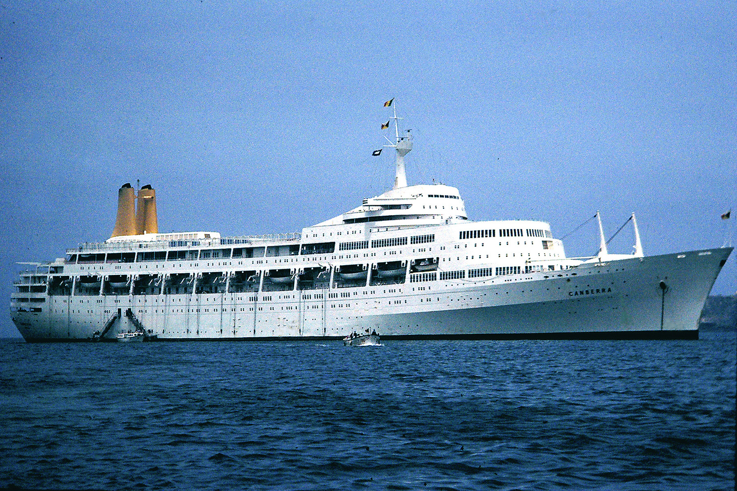 Eclipse 1973 - D09-Canberra moored - 5269