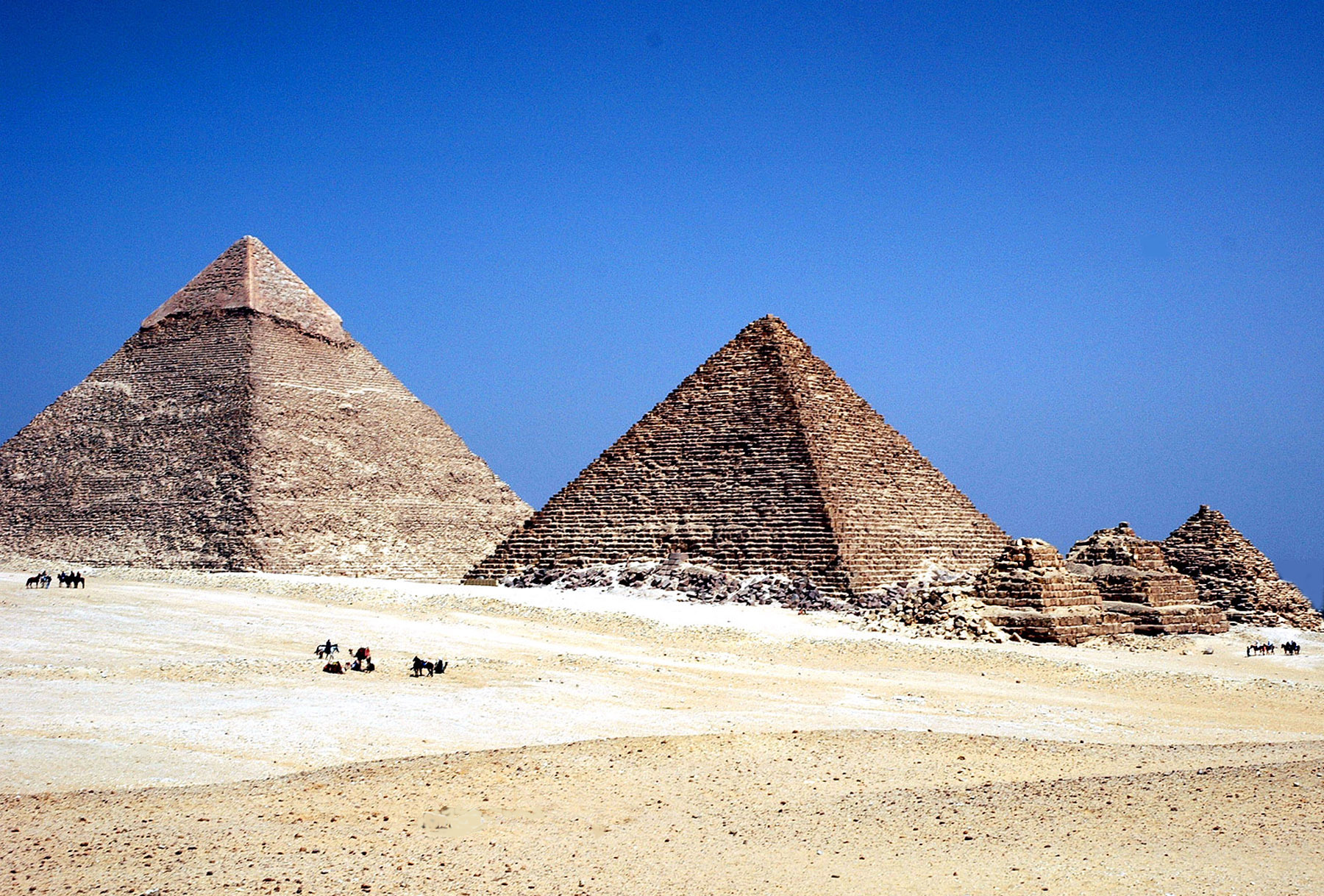Eclipse 2006 - A20 - Egypt - Pyramid Wide View
