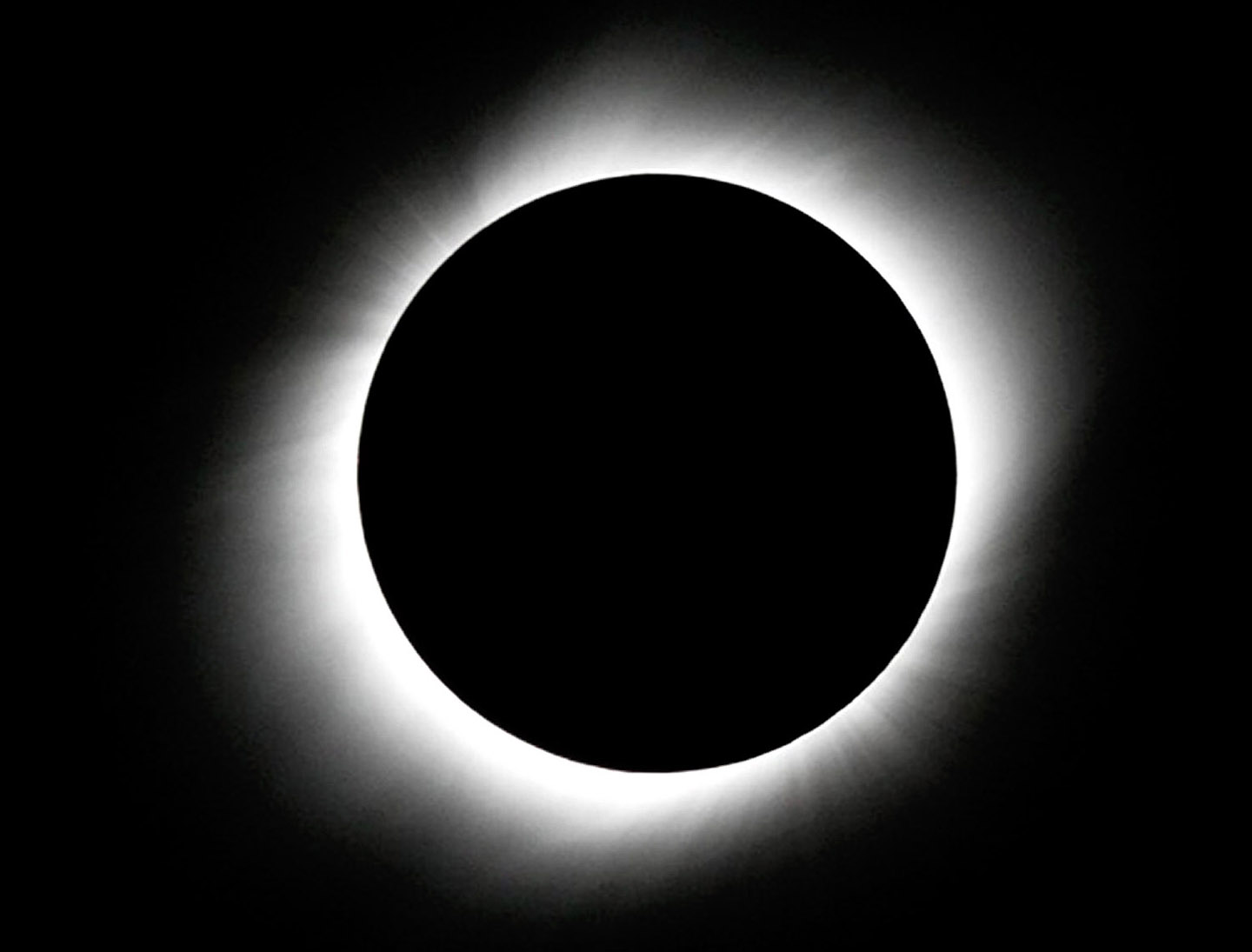 Eclipse 2009 - A60 - Corona by Ken Wilson