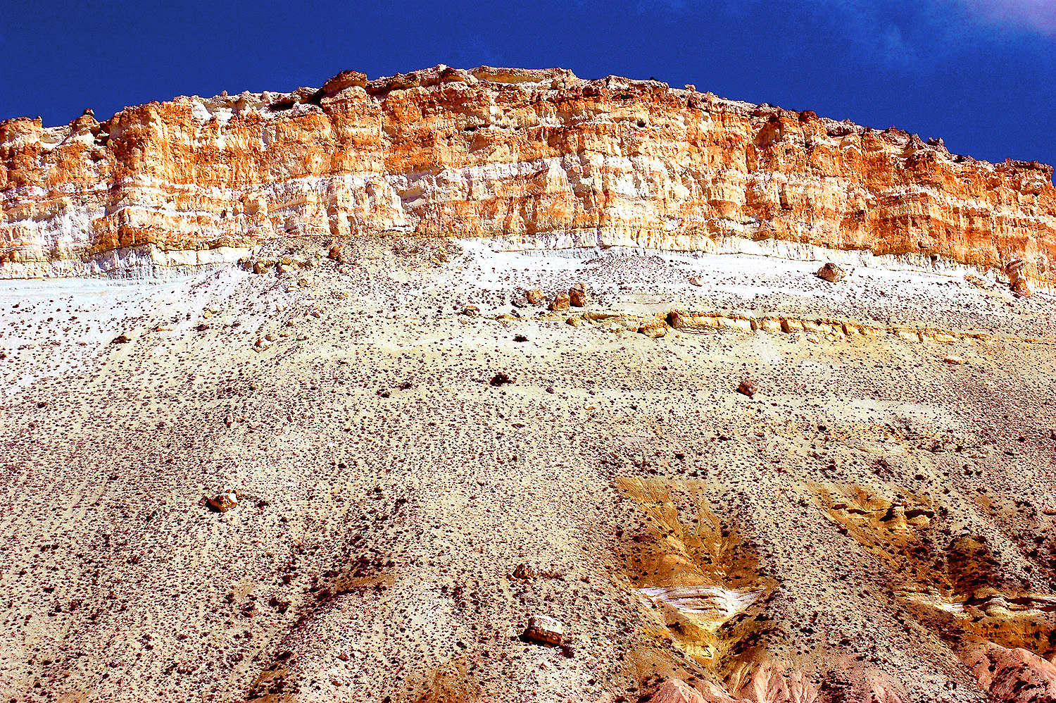 Eclipse 1999 - A36 - Cappadocia - Golden Cliff