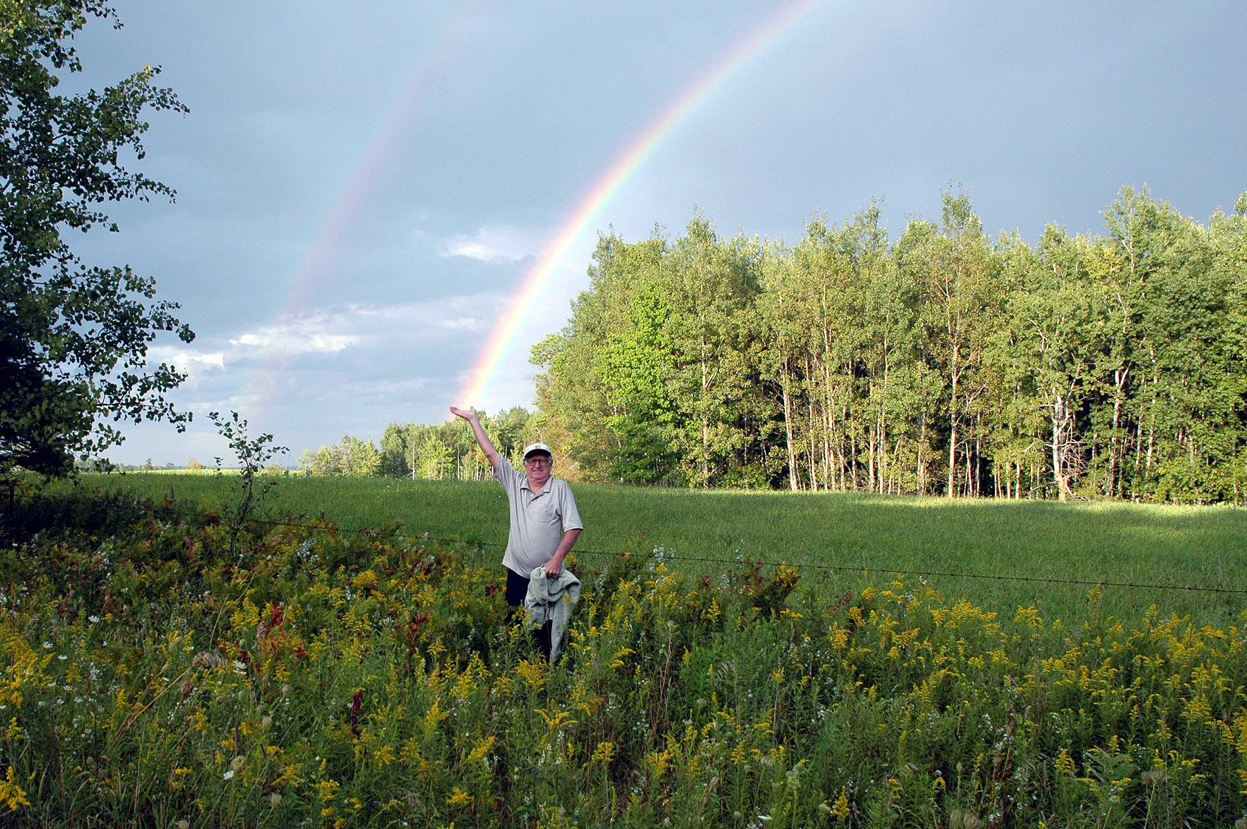 DSC_1008 - Rainbow - Dave holding it - 4016.jpg