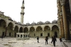 2006-0590-blue-mosque-courtyard.jpg