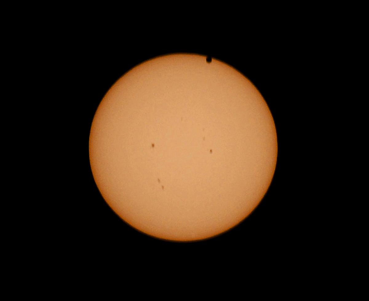 VT - 2012 - A48 - Strong Photo of Transit - 0982