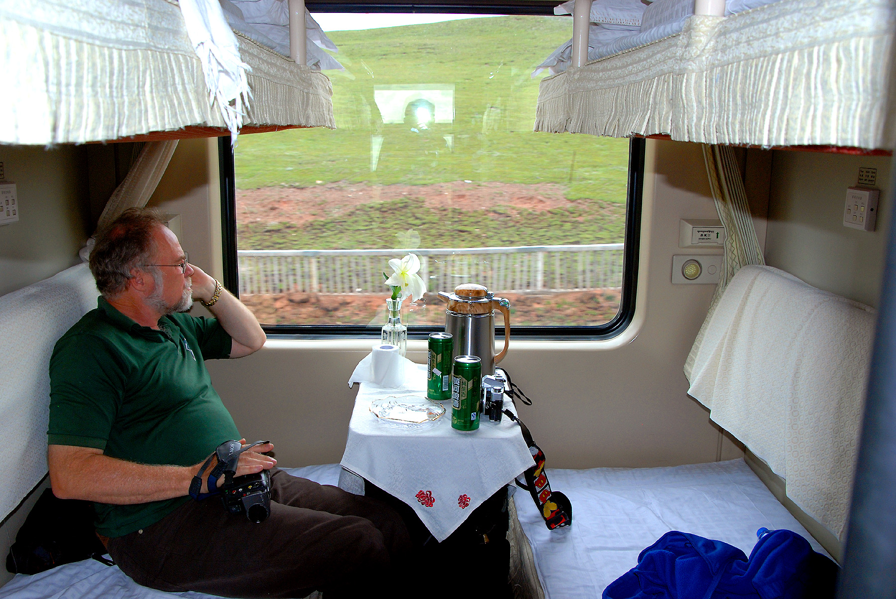 Xinjiang - Soft Sleeper on Himalaya Train - 1999.JPG